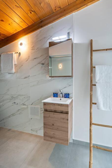Sofia Suite, A Seafront Hideaway ! Pánormos Zewnętrze zdjęcie